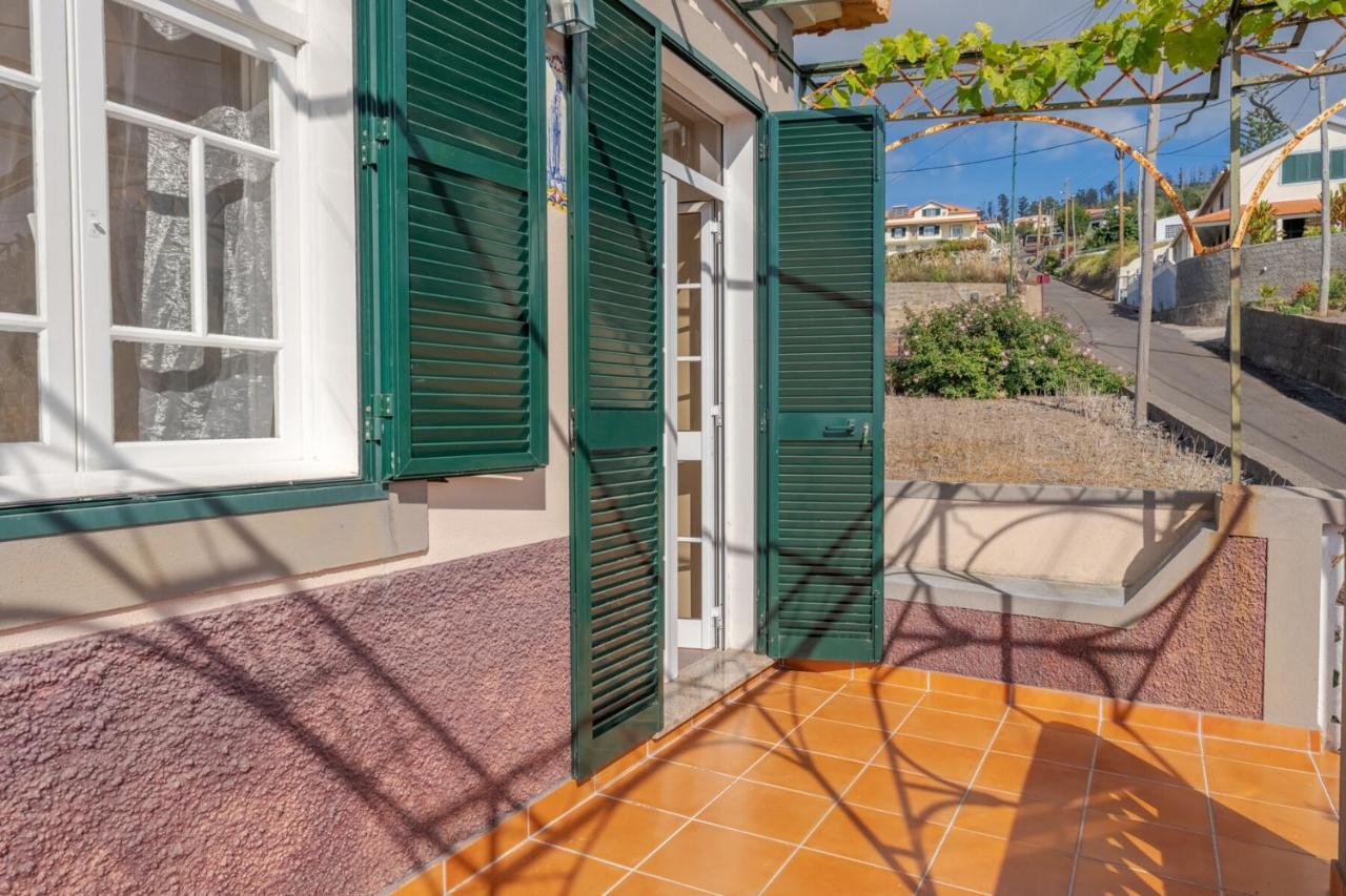 Cozy Villa Flora By Hr Madeira Estreito Da Calheta Exteriör bild