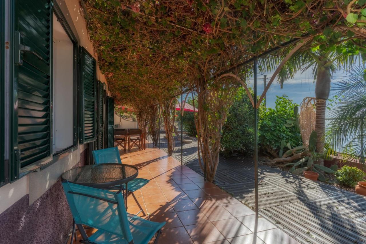 Cozy Villa Flora By Hr Madeira Estreito Da Calheta Exteriör bild