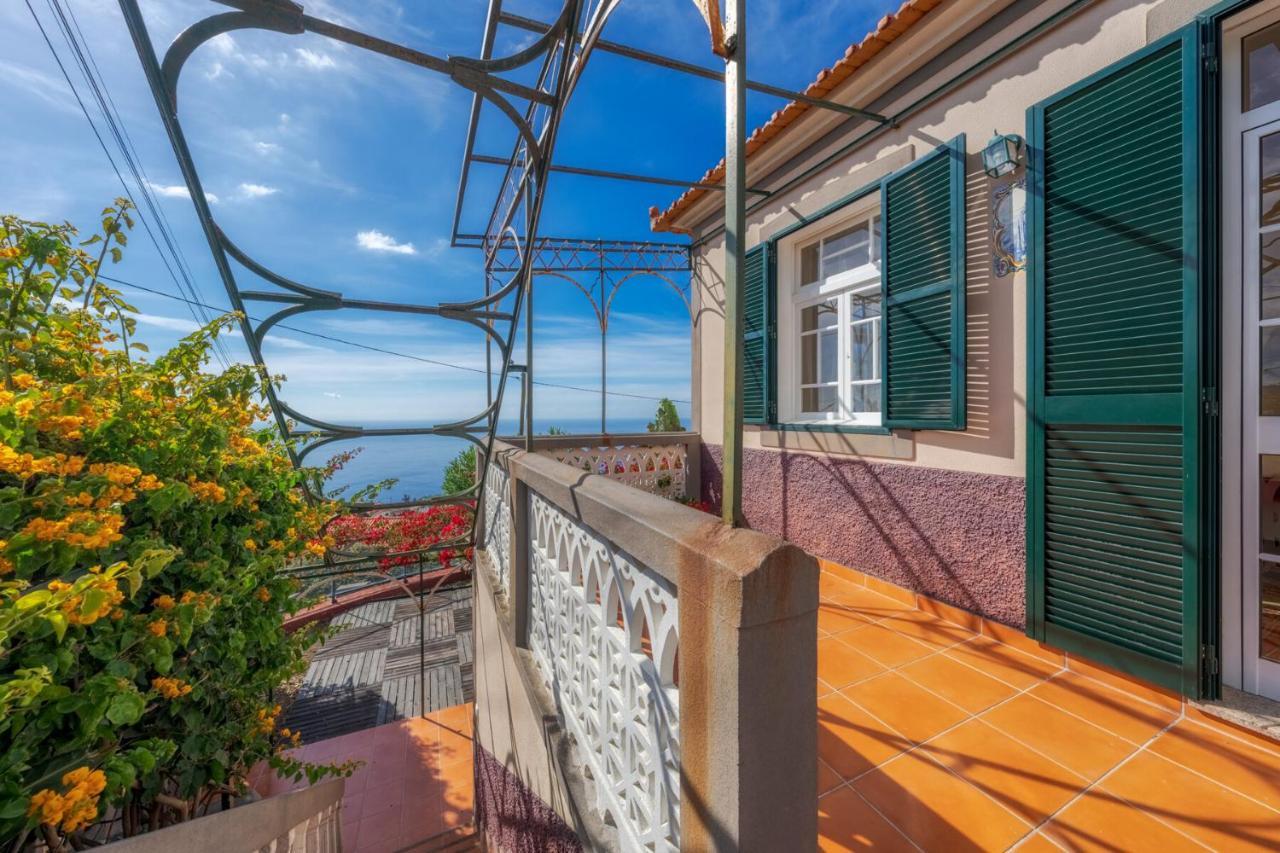 Cozy Villa Flora By Hr Madeira Estreito Da Calheta Exteriör bild