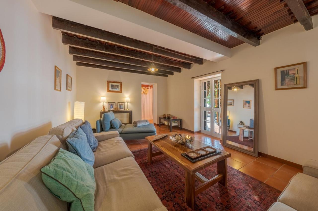 Cozy Villa Flora By Hr Madeira Estreito Da Calheta Exteriör bild
